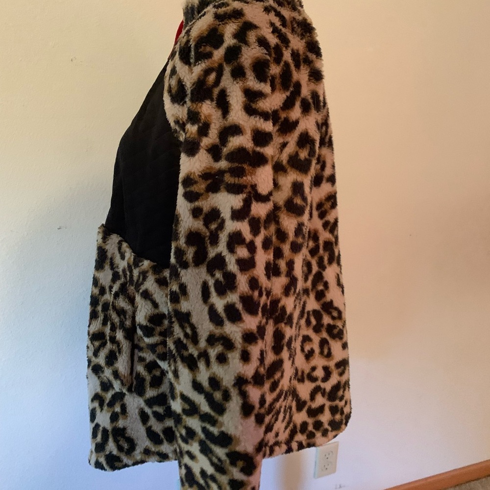 Maurices Leopard Print Fleeced Top. Size Xl - image 2